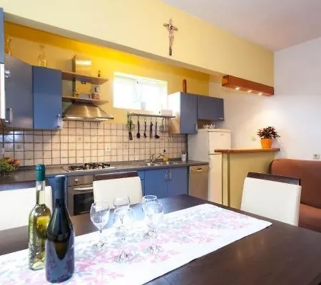 House In With Sea View, Terrace, Air Conditioning, Wi-fi Hotel Pakoštane