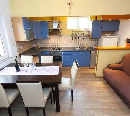 Hotel House In With Sea View, Terrace, Air Conditioning, Wi-fi